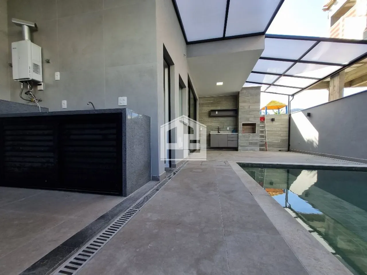 Triplex house with 4 bedrooms and 5 bathrooms, 2 parking — photo 26
