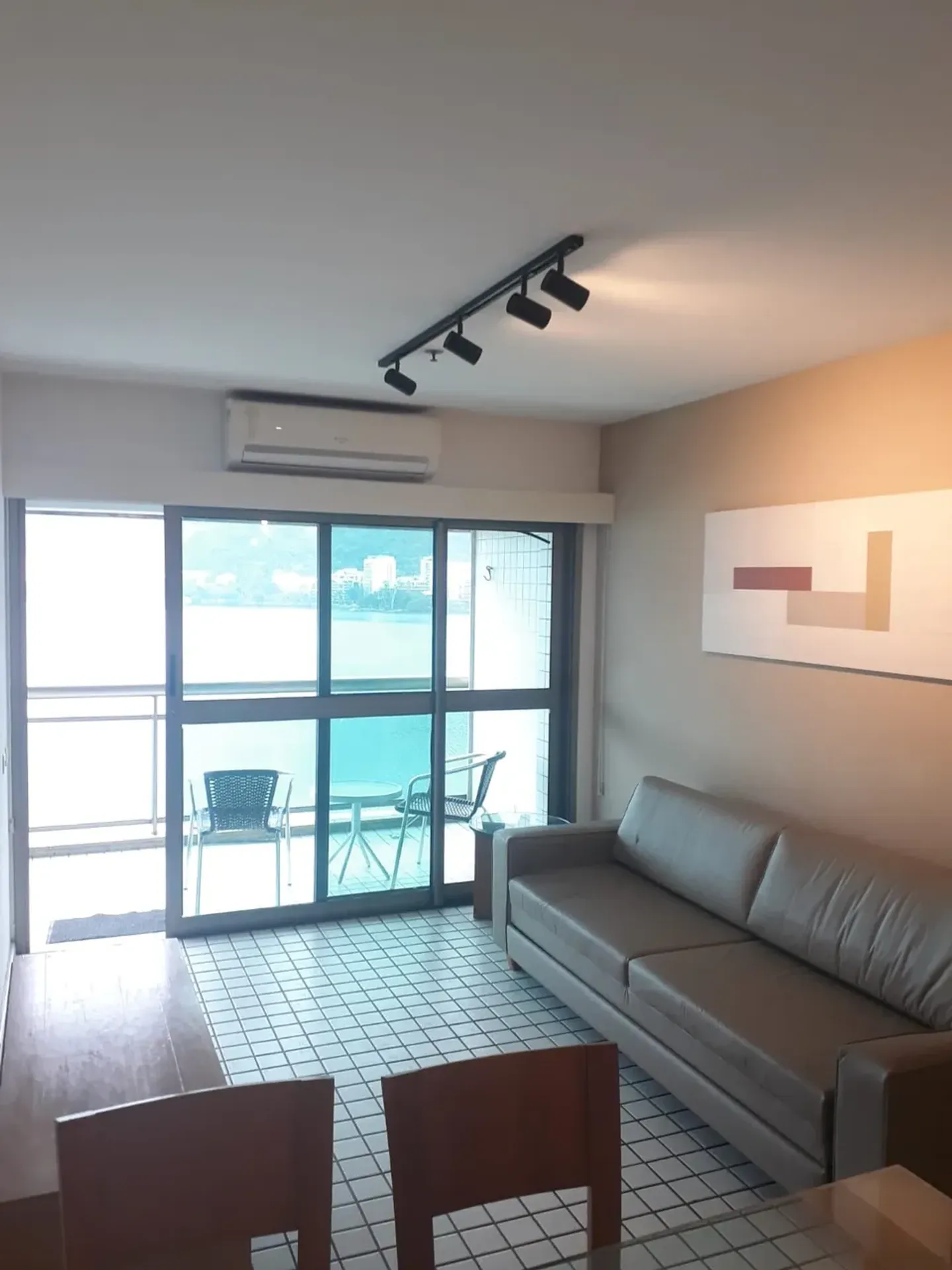 One-bedroom apartment with a water view — photo 6