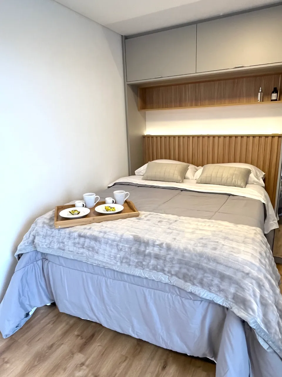 Furnished studio, 24 m², with wood or laminate floors