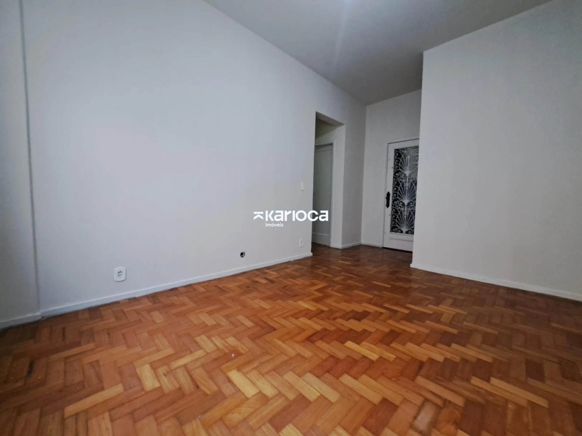 2-bedroom apartment with 2 baths and a parking spot