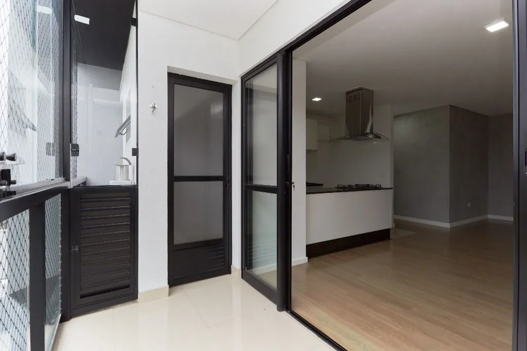 Furnished 2-bedroom apartment with an open-plan kitchen — photo 52