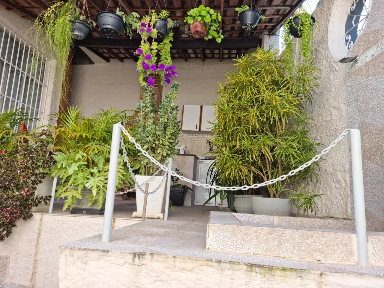 Furnished apartment with 3 bedrooms and 4 bathrooms — photo 28