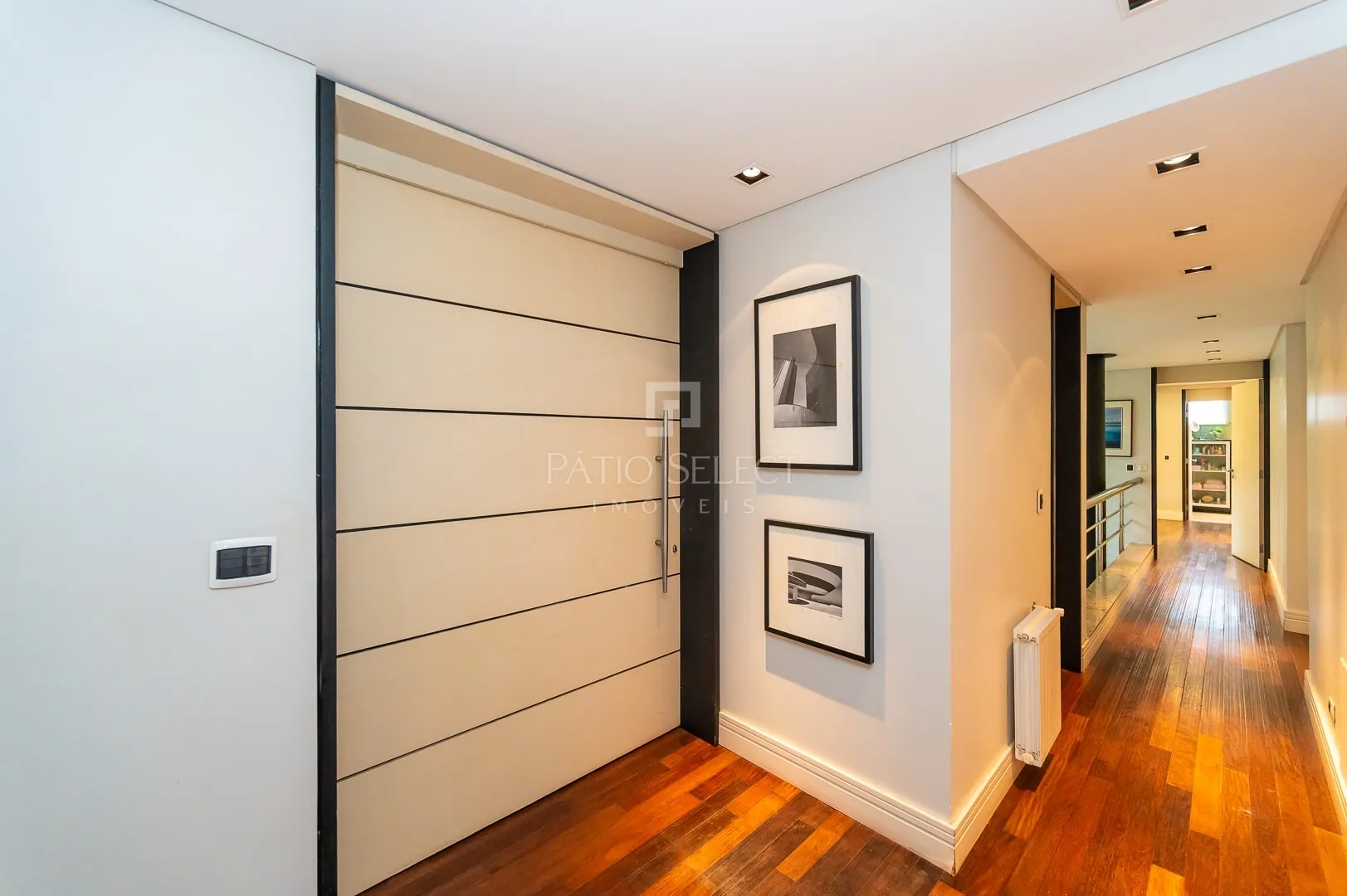 Floor-to-ceiling windows in a 6-bedroom house, 763 m² — photo 68