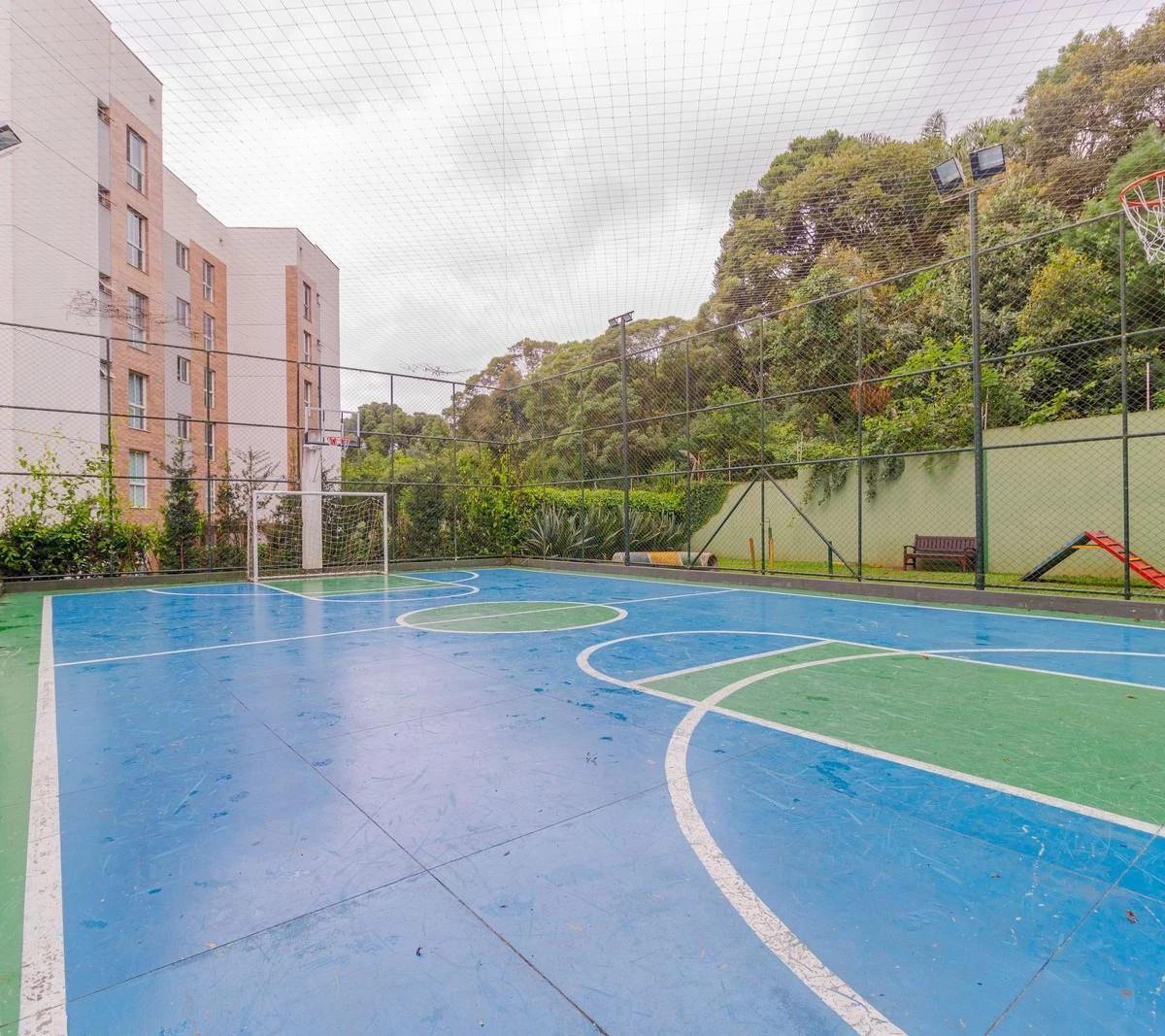 3-bedroom apartment with a grill on the balcony — photo 34