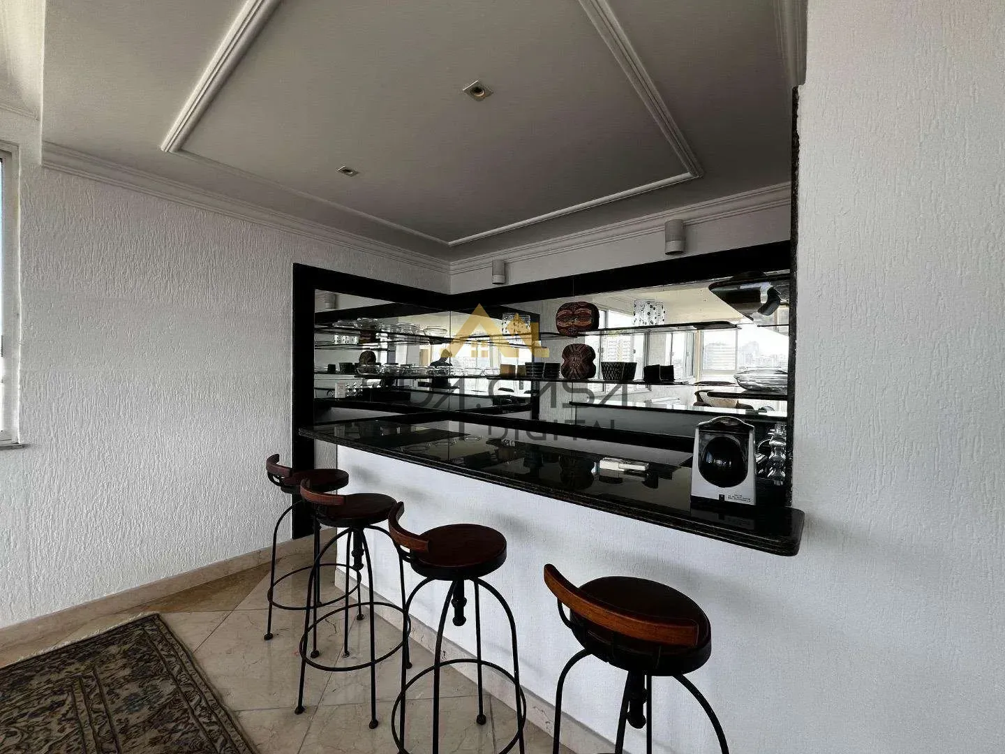 House with 5 bedrooms, 5 bathrooms and built-in wardrobes — photo 22