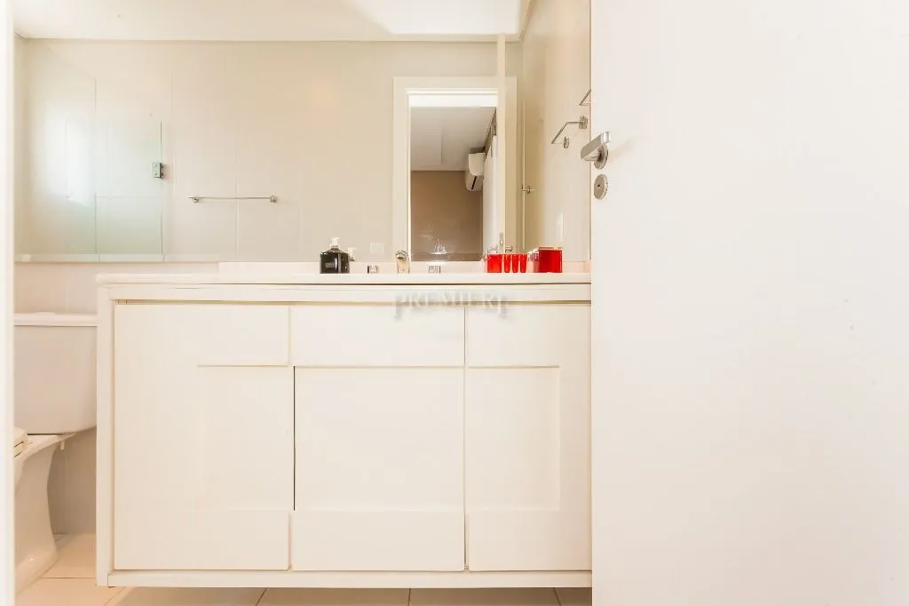 Furnished 158 m² apartment with 3 bedrooms and 5 bathrooms — photo 31