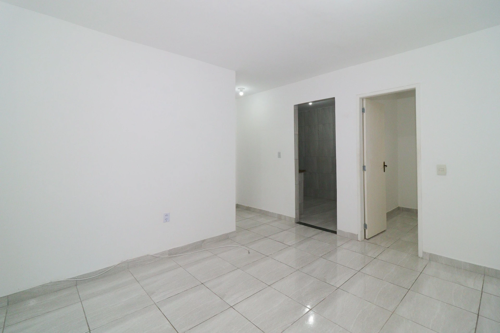 2-bedroom rental apartment with 1 bathroom and balcony — photo 27