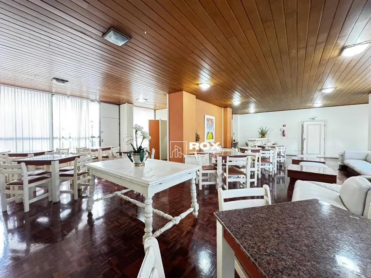 250 m² apartment with 3 bedrooms and a gas stove — photo 37
