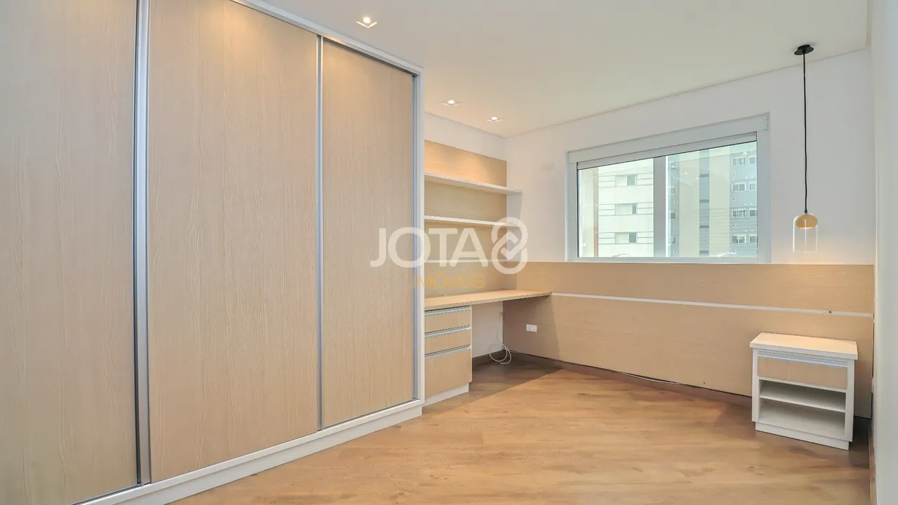 Орендна квартира з 4 спальнями та 329 м² — photo 17