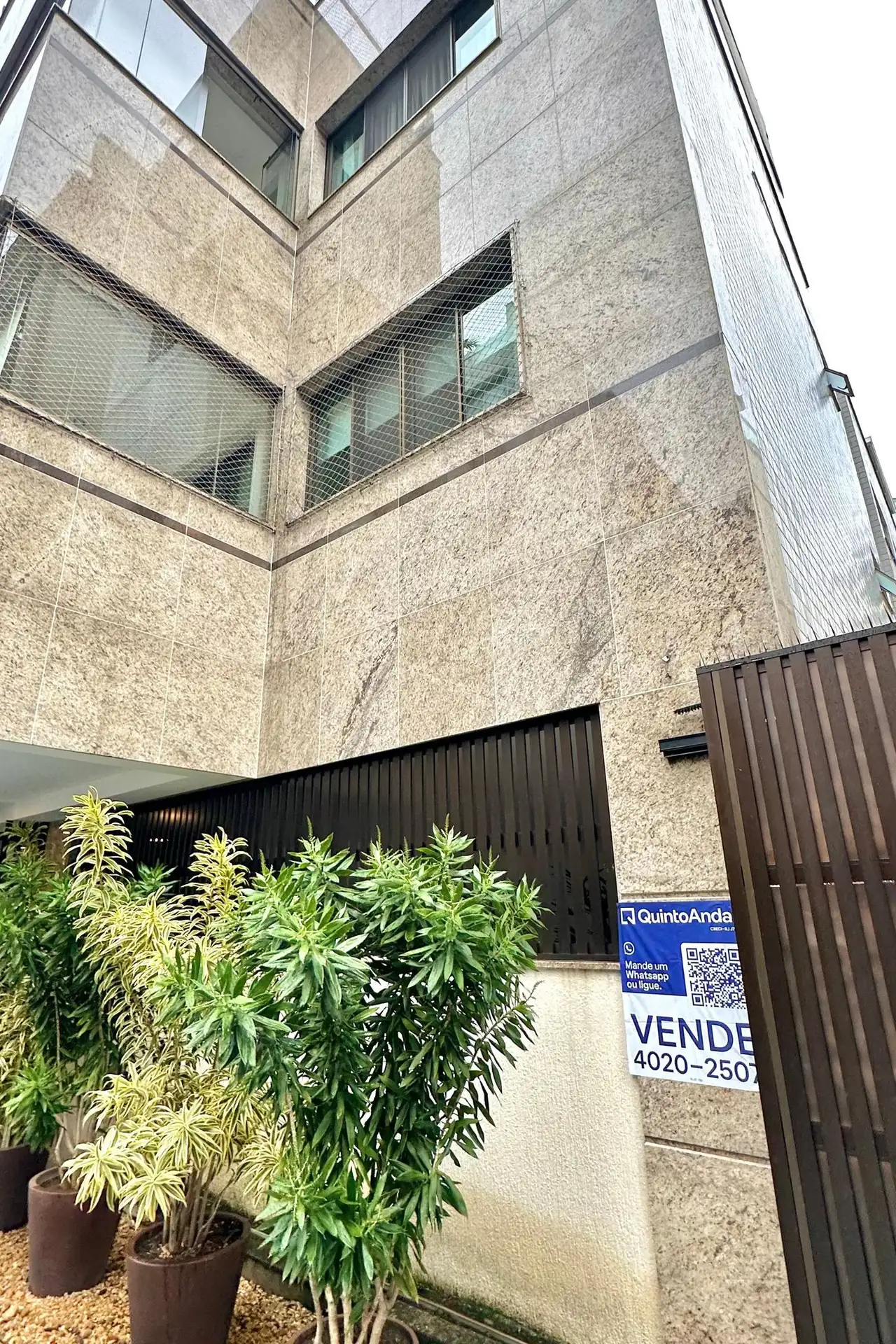 Unfurnished apartment with 2 suites and a balcony — photo 43