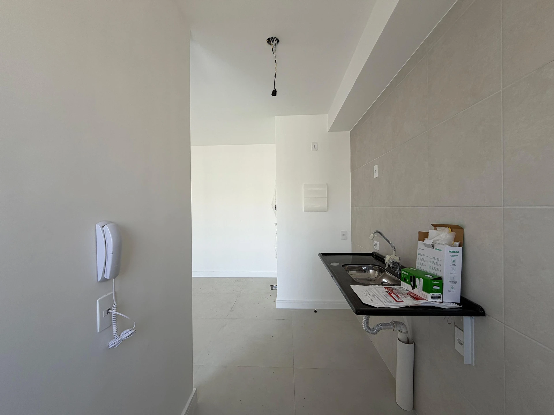 Apartamento sem mobília com 2 quartos e varanda — photo 43