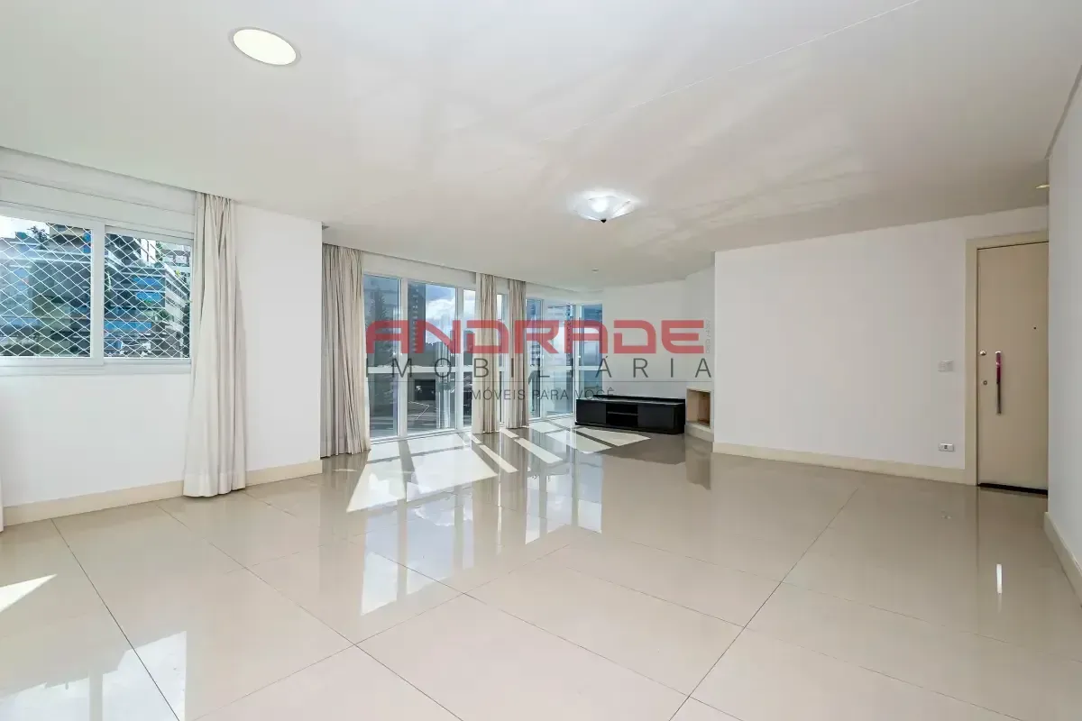 Apartment with 3 bedrooms and glass balcony — photo 13