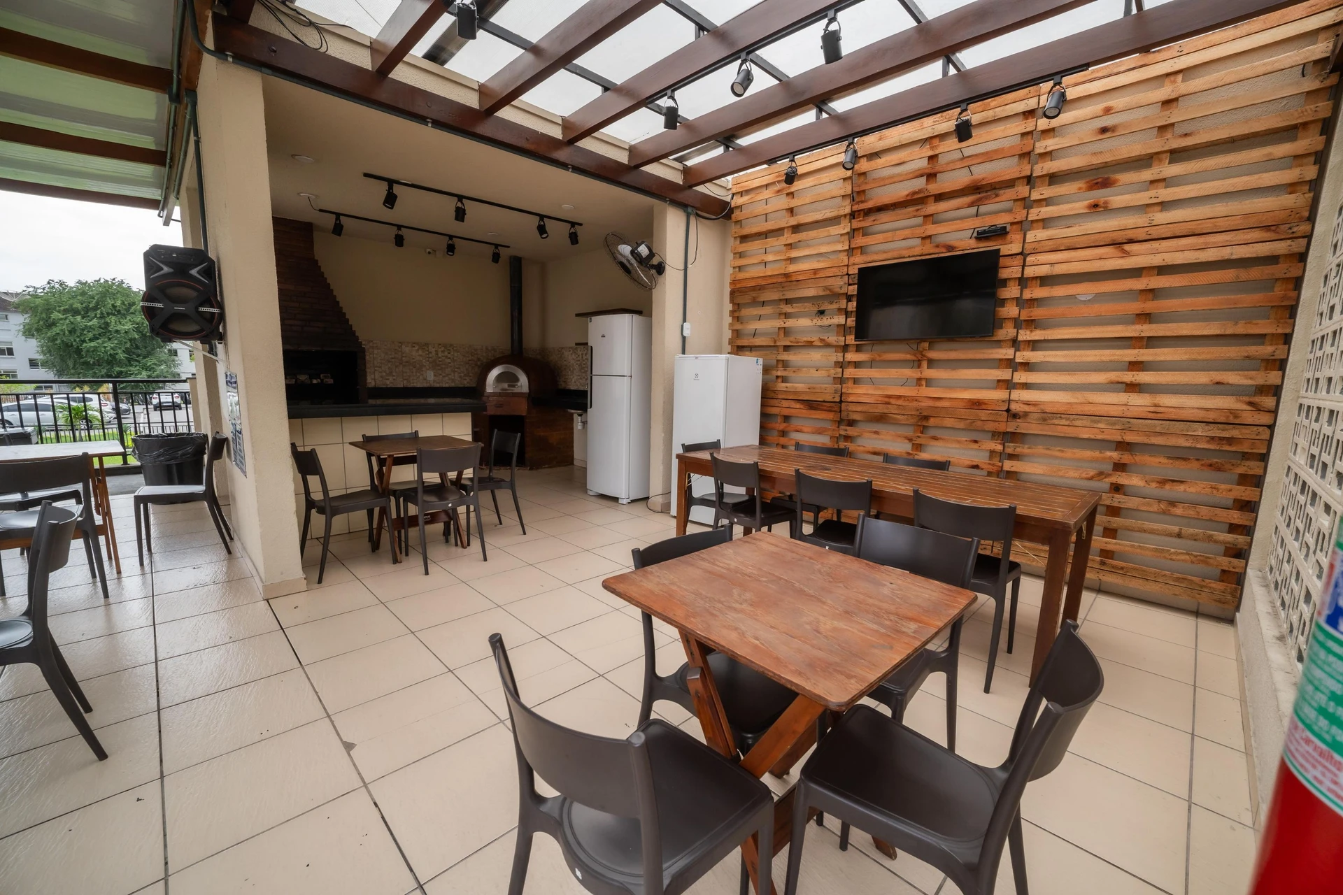 Furnished apartment, 48 m², with a grill on the balcony — photo 52