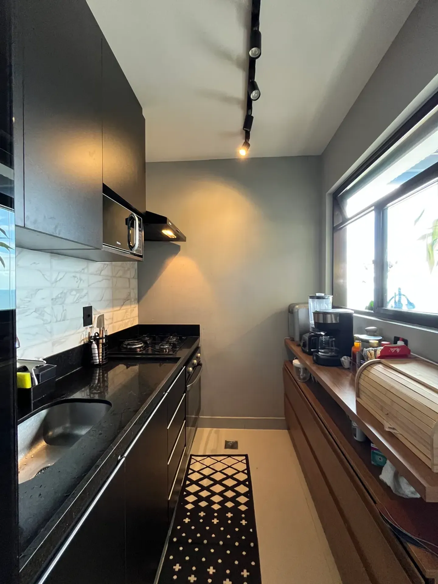 Apartment on the 11th floor with a water view — photo 5