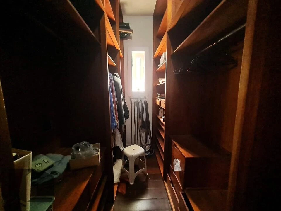 690 m² house with 6 bedrooms and balcony grill — photo 11