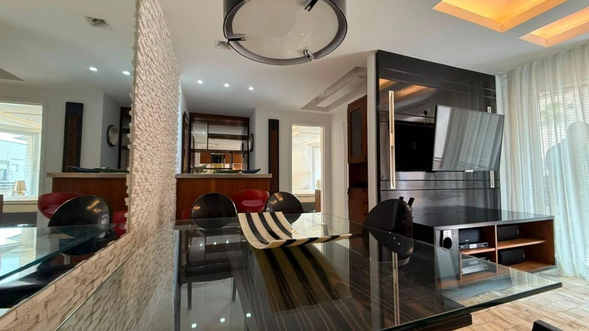 Furnished 86 m² apartment with 2 en-suite bedrooms — photo 13
