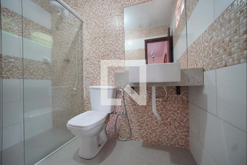 Furnished house with 3 en-suite bedrooms and 12 parking — photo 5
