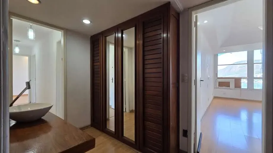 190 m² apartment with 4 bedrooms and 4 bathrooms — photo 10