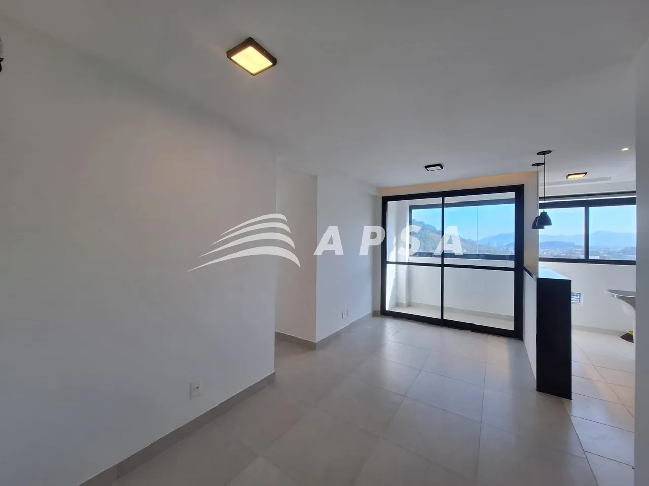 3-bedroom unfurnished apartment with open-plan kitchen — photo 8