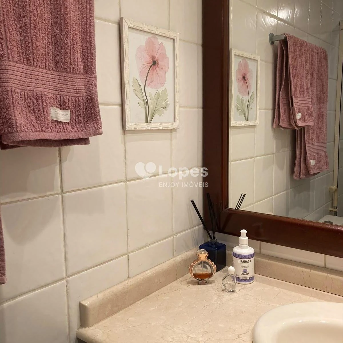 Furnished apartment, 96 m², with a glass-enclosed balcony — photo 31