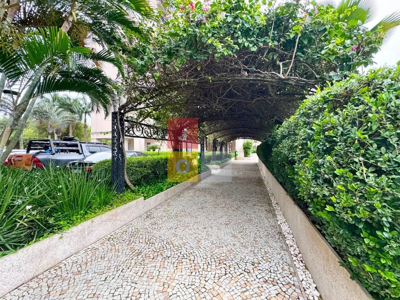 Apartamento mobiliado, 193 m², com janelas do piso ao teto — photo 91
