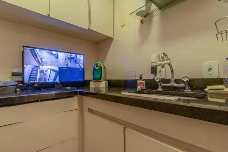 Furnished 2-bedroom apartment with 80 m² and 0 parking — photo 2