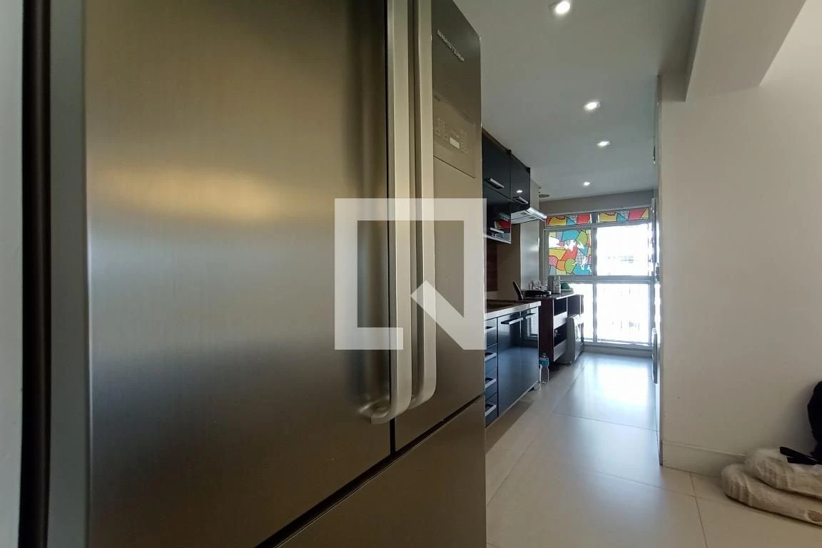 Furnished 3-bedroom apartment with 3 bathrooms and balcony — photo 17