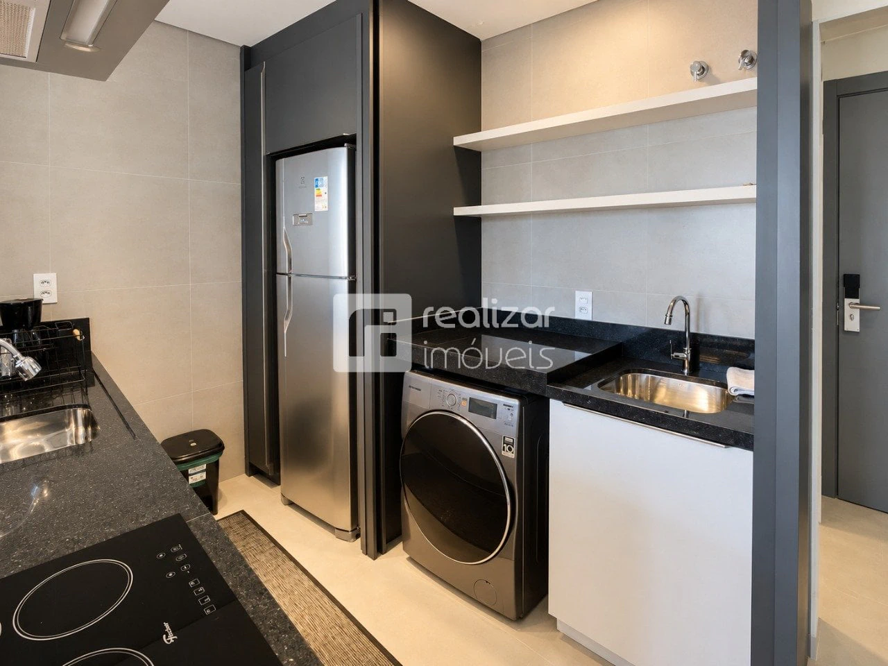 One-bedroom apartment with a dryer in Florianópolis — photo 18