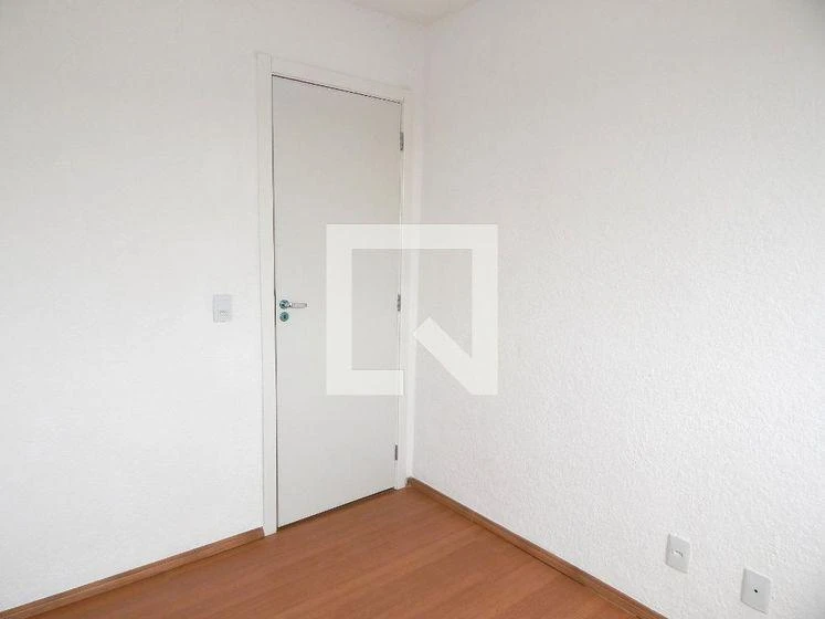 Деревянный пол или ламинат и 2 спальни: квартира 45 м² — photo 15