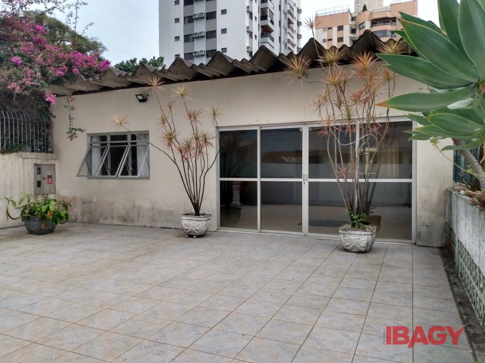 3-bedroom apartment with a separate kitchen 80 m² — photo 27