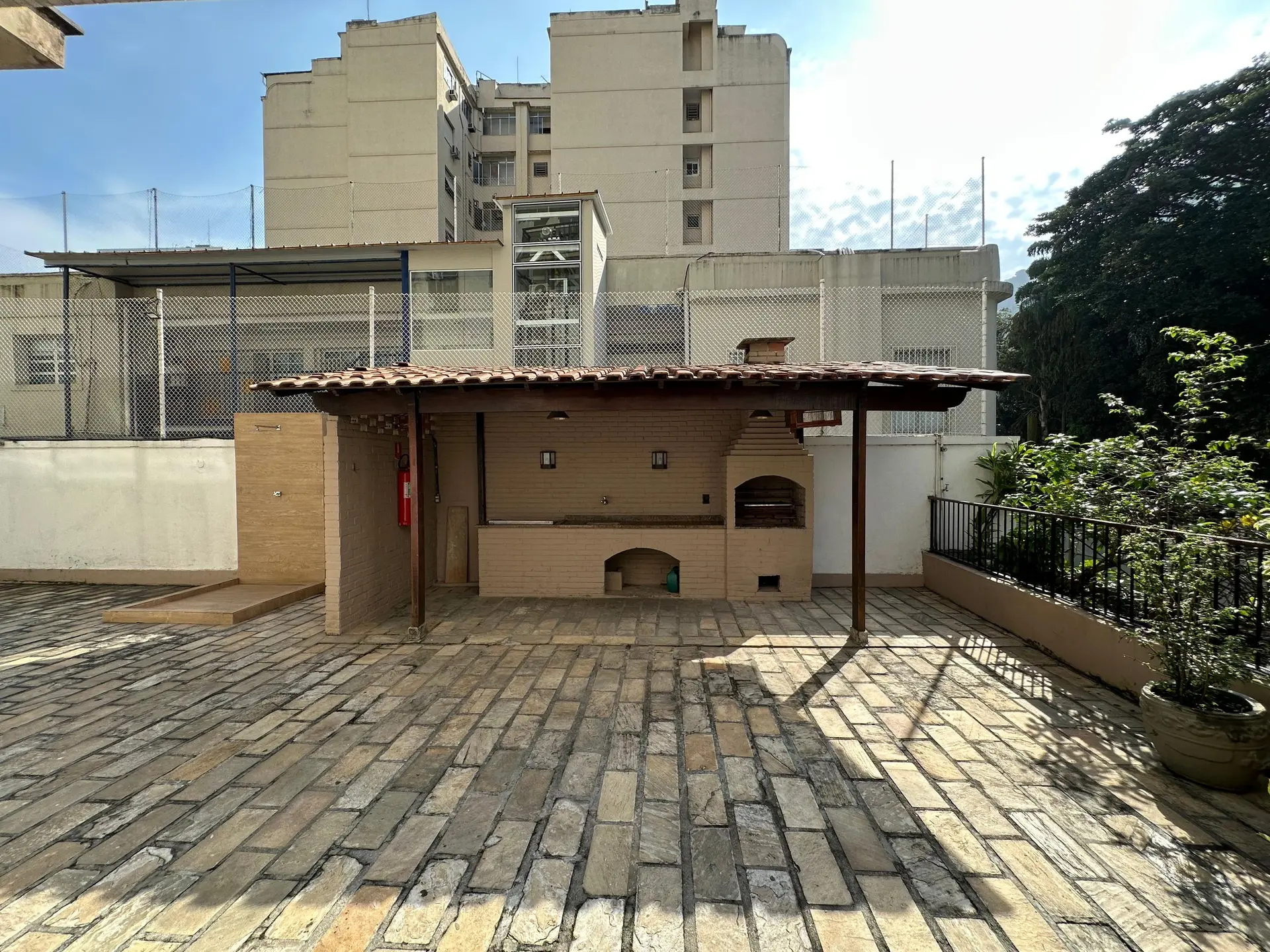 Квартира 82 м² із заскленим балконом та видом на гори — photo 20