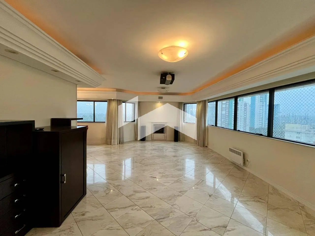 Furnished apartment with 252 m², 4 bedrooms