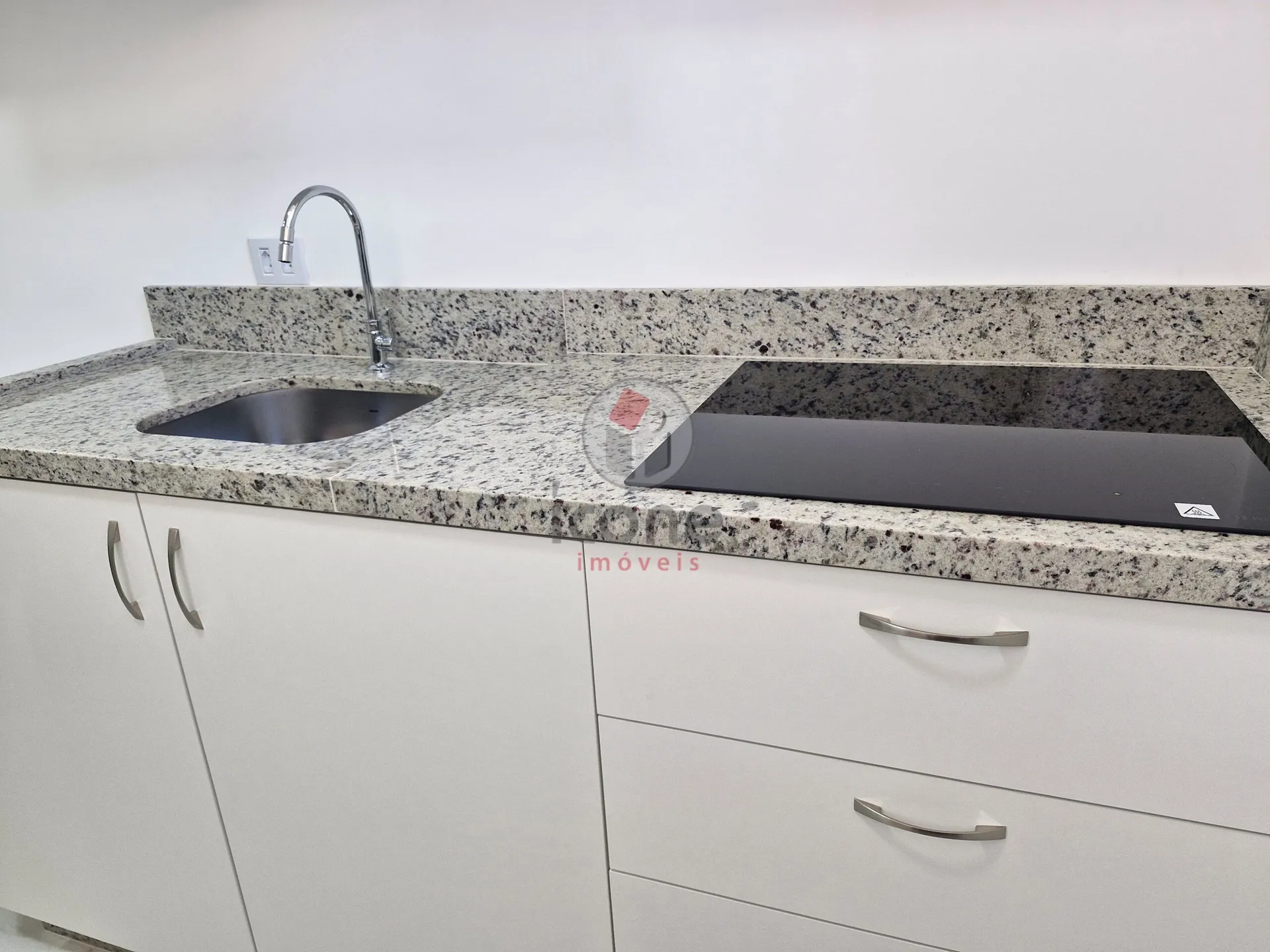 Furnished 1-bedroom apartment with no parking, 32 m² — photo 8