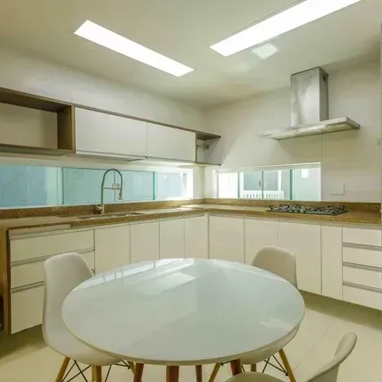 5-bedroom house with a bathtub in Rio de Janeiro — photo 2