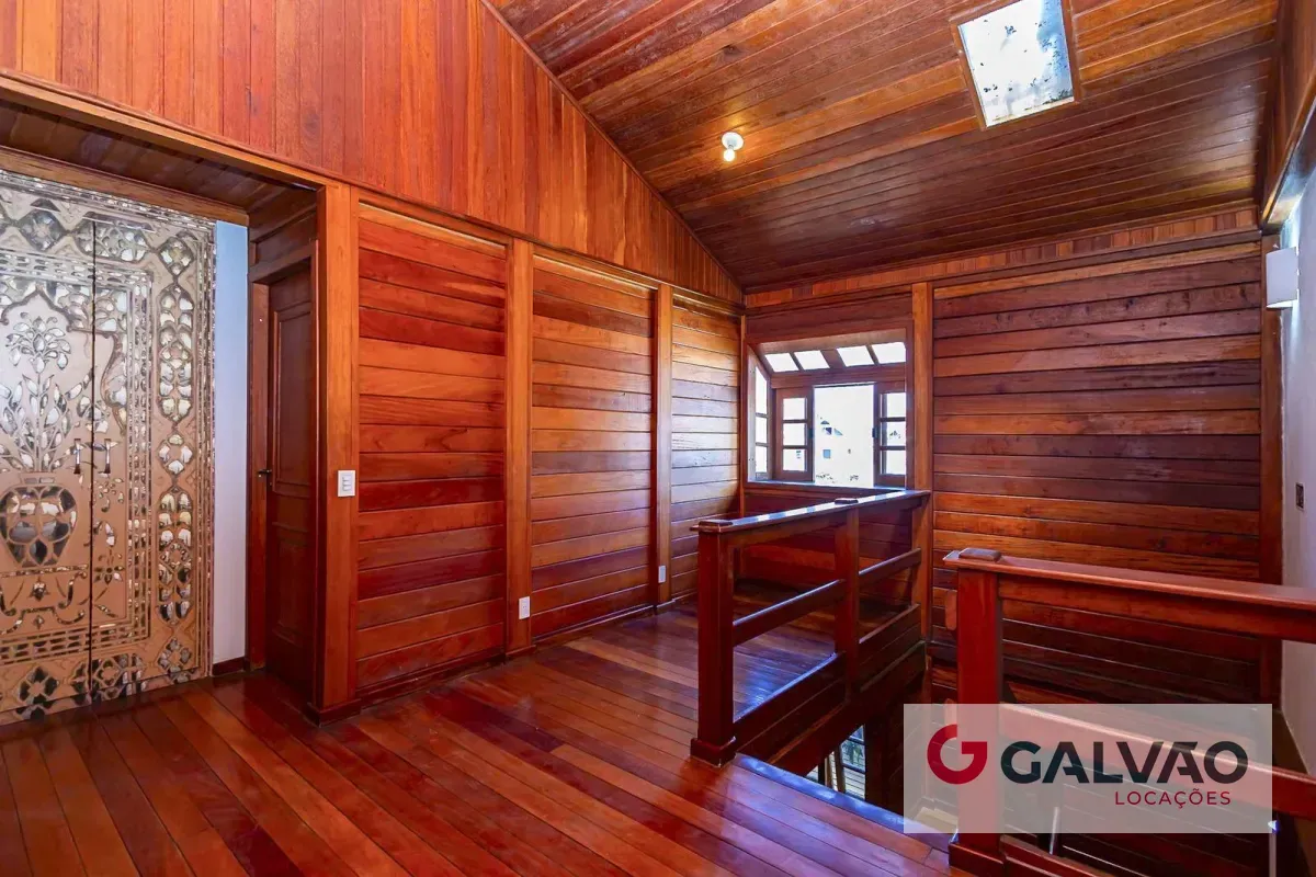 Casa sin amueblar con 3 dormitorios, cocina cerrada y balcón — photo 18