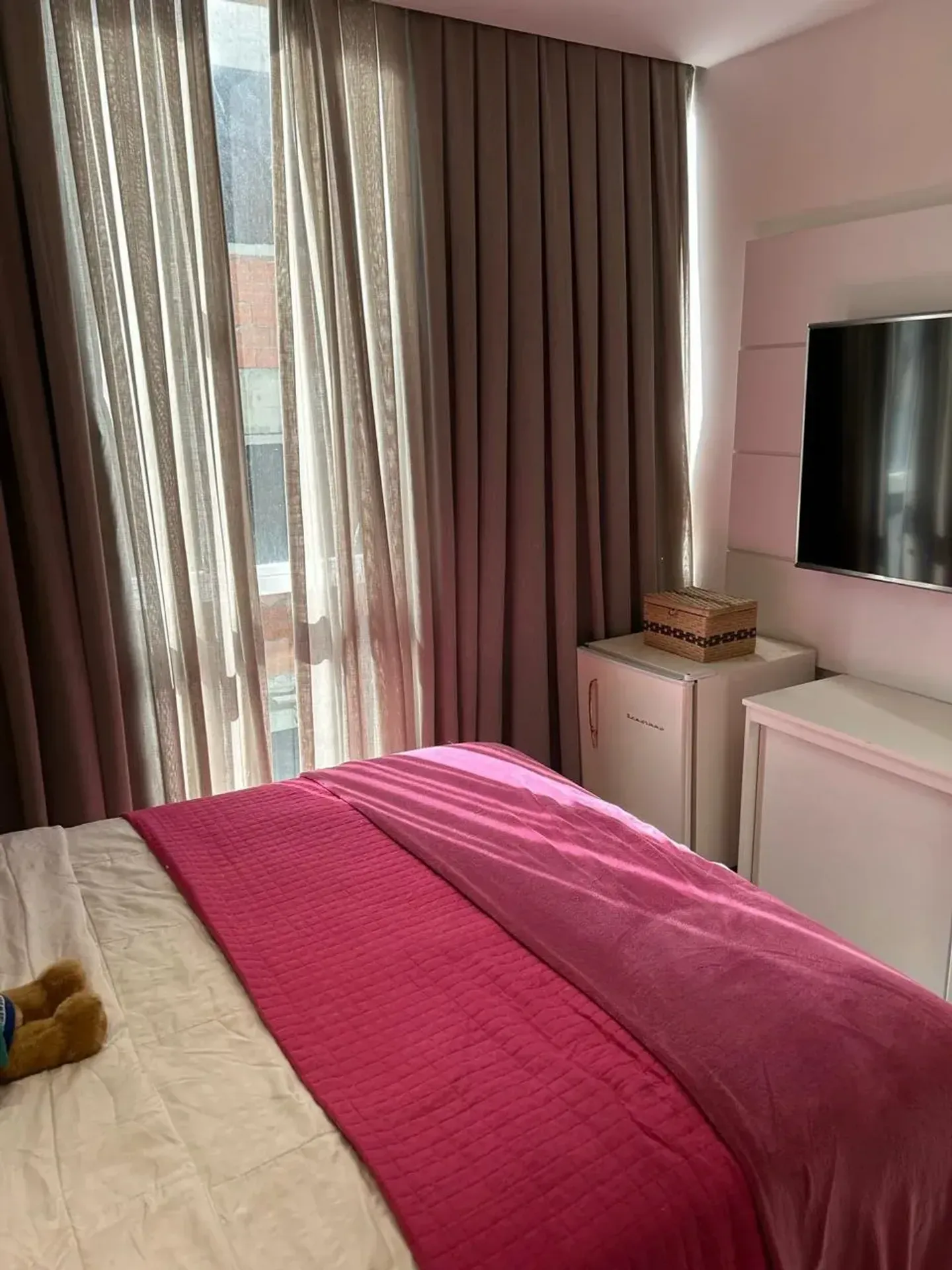 Furnished 250 m² apartment with 3 en-suite bedrooms — photo 13