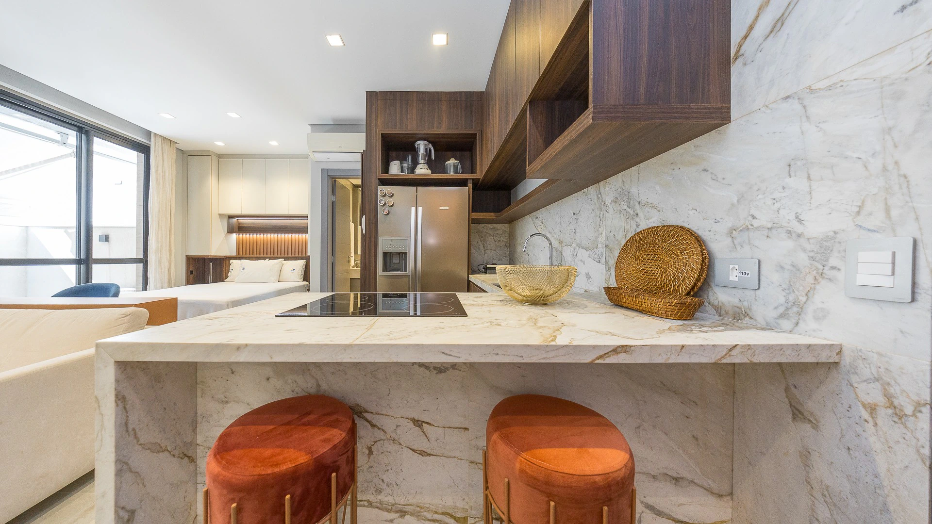 Furnished 1-bedroom apartment with parking and 49 m² — photo 2
