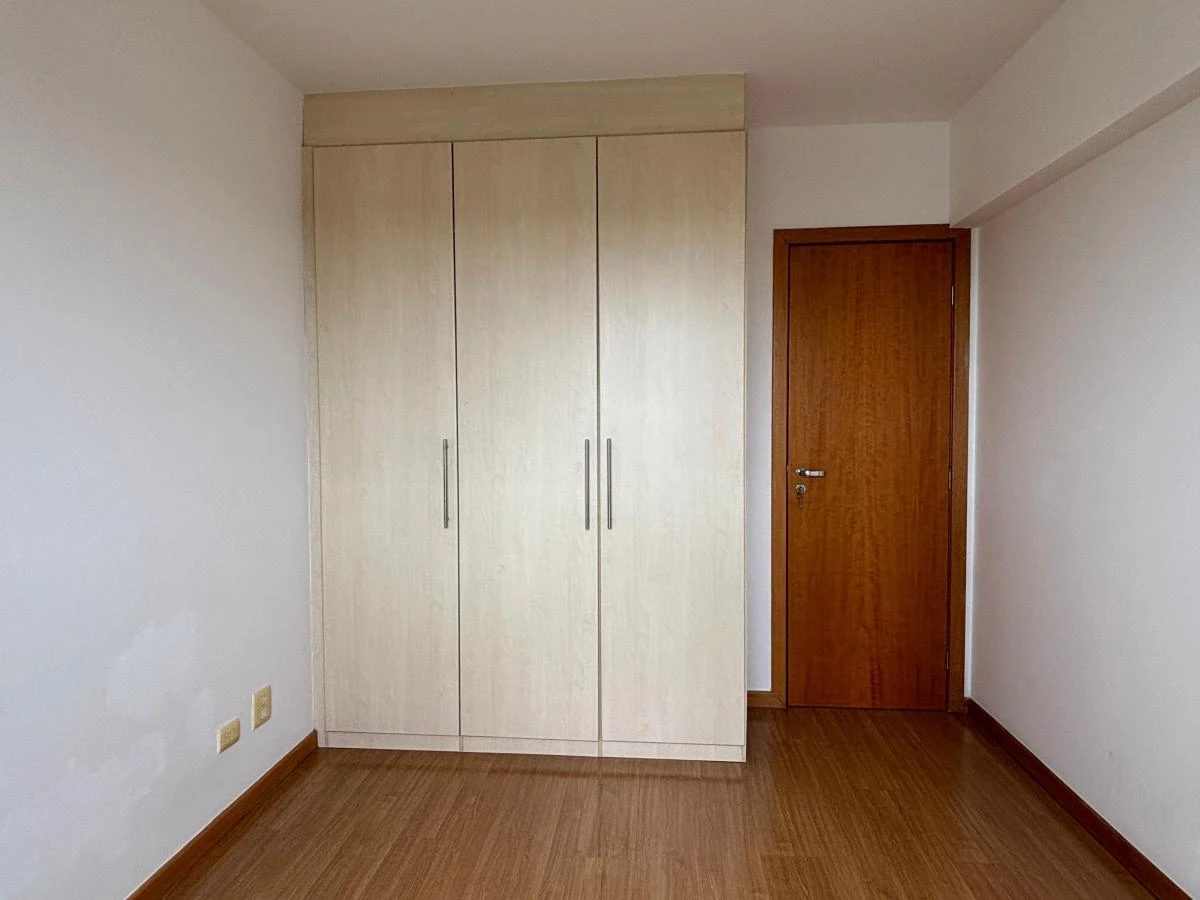 1-bedroom apartment with 24-hour concierge — photo 2