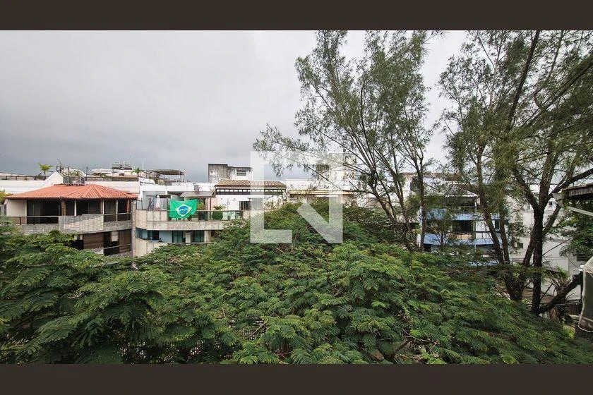 Balcony with a grill in a 3-bedroom apartment, 311 m² — photo 35