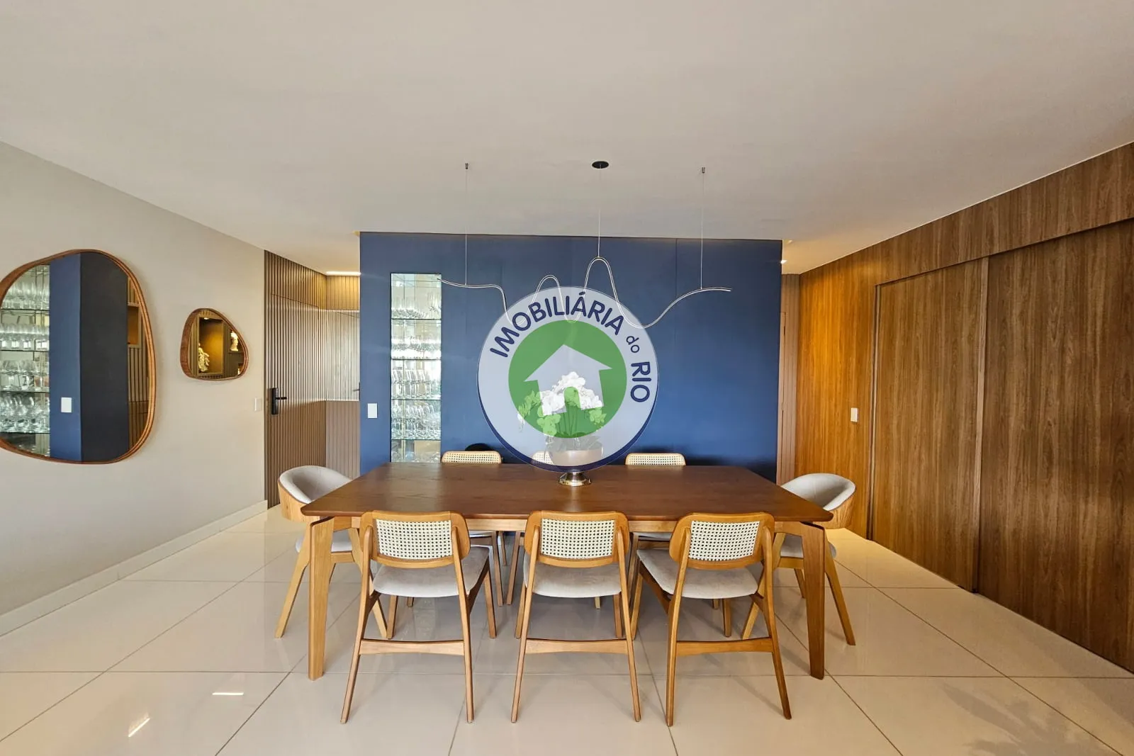 Unfurnished apartment with 4 bedrooms and glass balcony — photo 8
