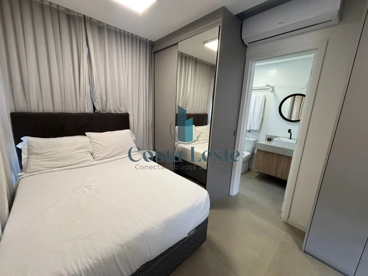 Floor-to-ceiling windows in a one-bedroom apartment, 37 m² — photo 6
