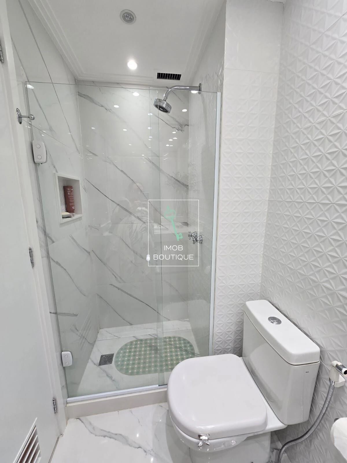 Furnished apartment, 88 m², with a glass-enclosed balcony — photo 22