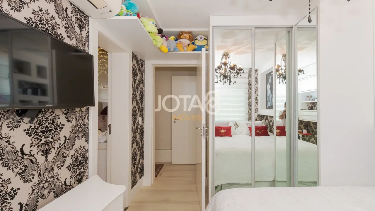 298 m² apartment with 3 en-suite bedrooms and balcony — photo 14
