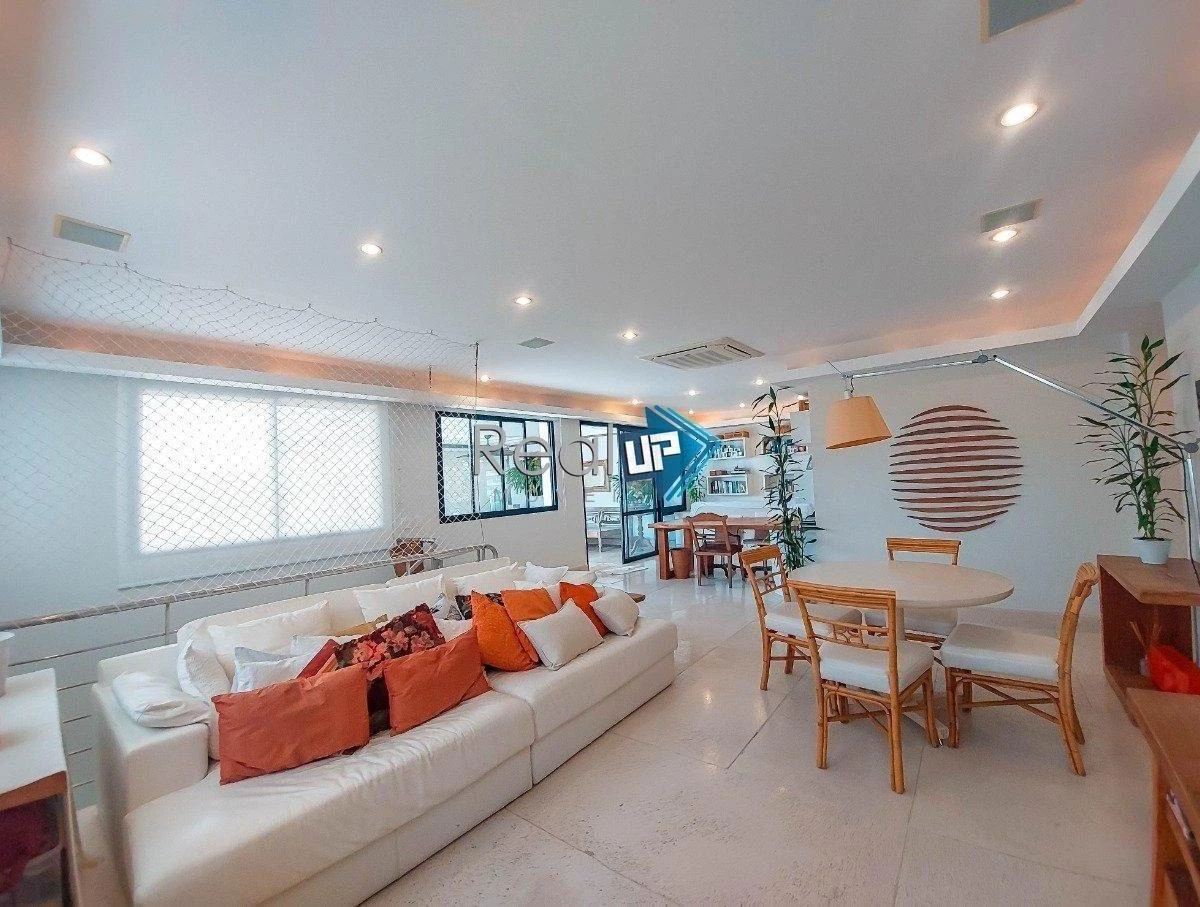 429 m² apartment with 5 bedrooms and 3 parking spots — photo 23