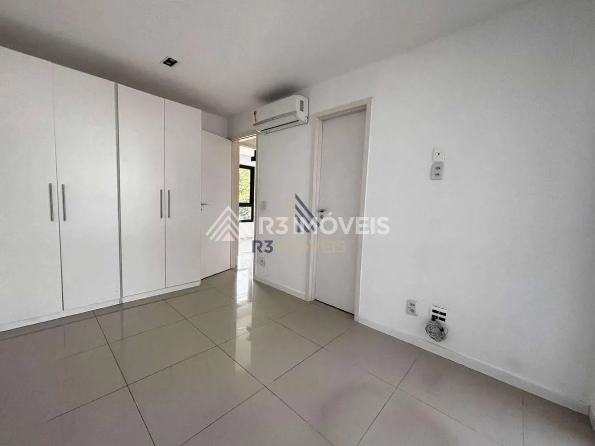 Duplex penthouse with 4 bedrooms and built-in closets — photo 20