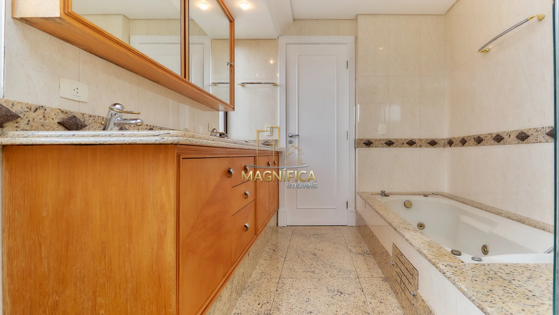Apartamento de 322 m² con 3 suites y 4 plazas de garaje — photo 43