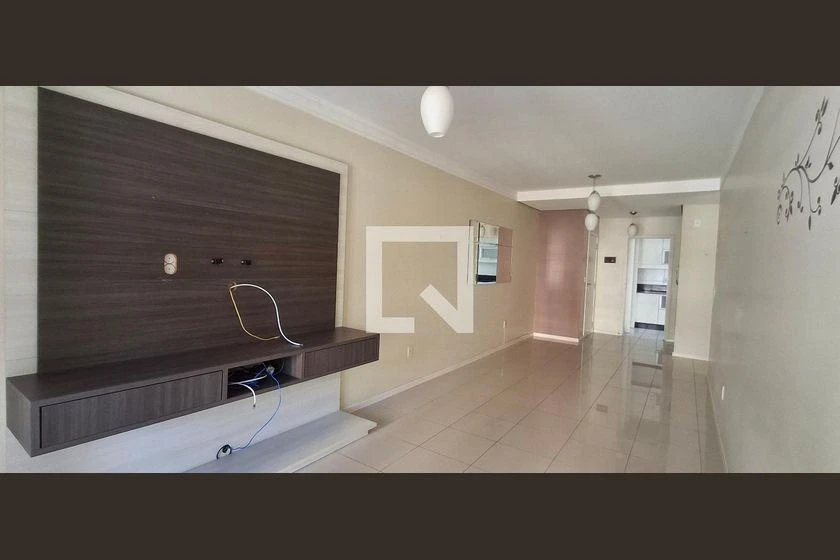 3-bedroom apartment in a building with a pool