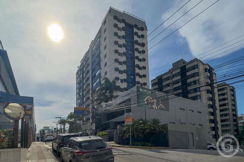 2-bedroom apartment with glazed-in balcony — photo 4