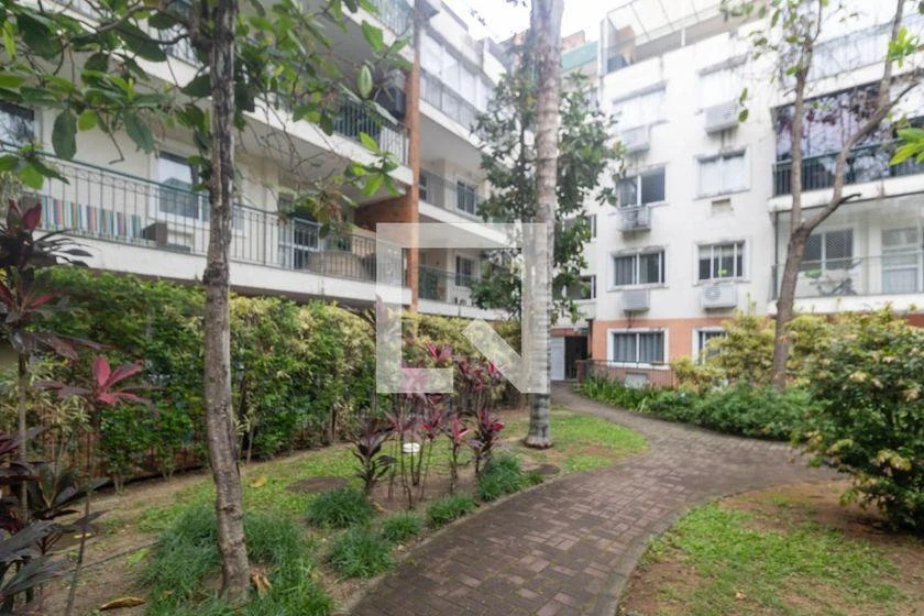 Балкон с грилем и 3 спальни: квартира 110 м² — photo 42