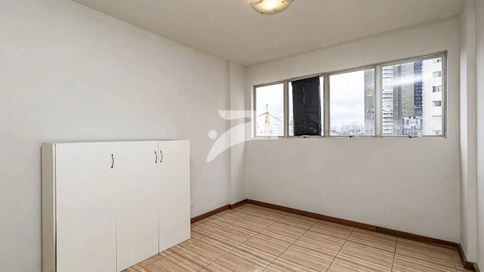 Apartamento de 2 quartos com 56 m² e cozinha separada — photo 12